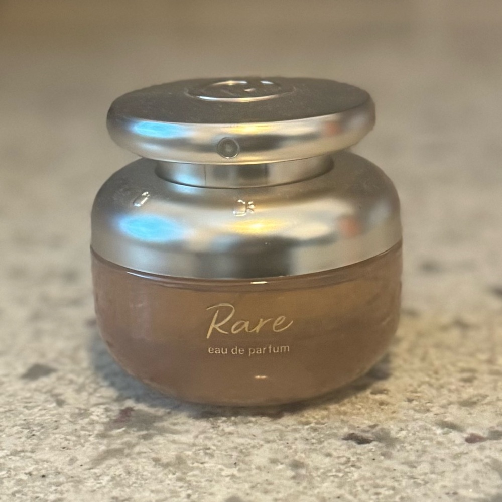 Rare Beauty eau de parfum